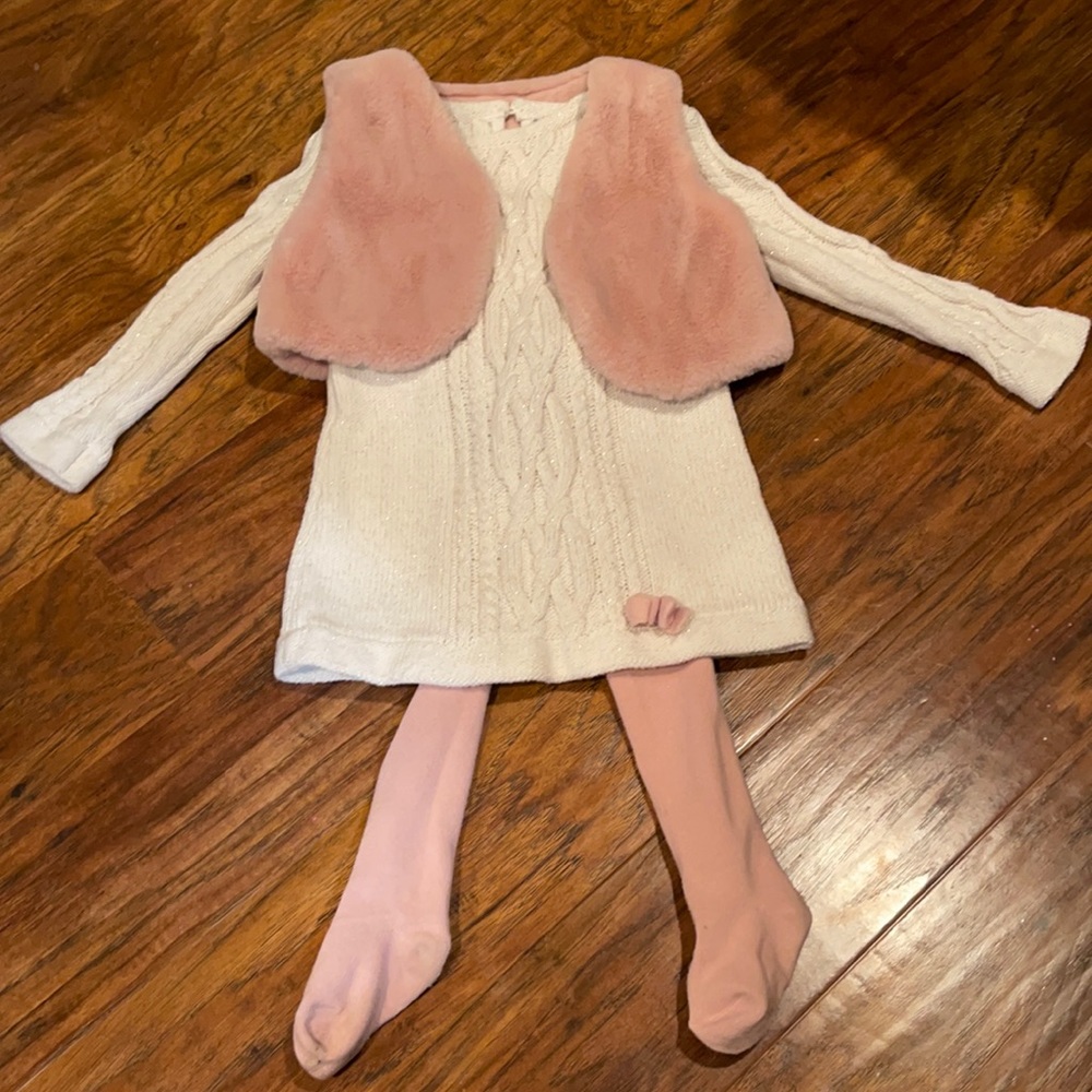 Sweater outfit with faux fur vest